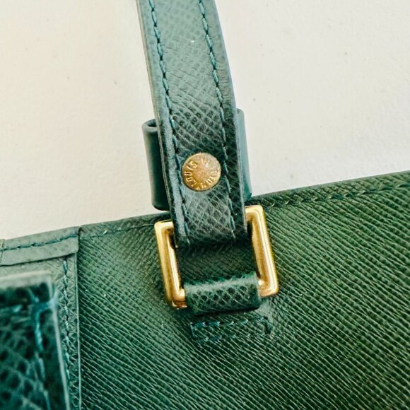 LOUIS VUITTON GREEN EPI LEATHER POCHETTE SELLIER DRAGONNE CLUTCH WRISTLET - Picture 16 of 16